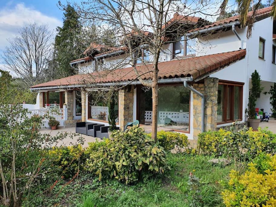 Dreams And Friends On The Coast Of Bilbao. Villa Getxo Exterior photo